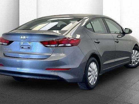 Used 2018 Hyundai Elantra SE image 12