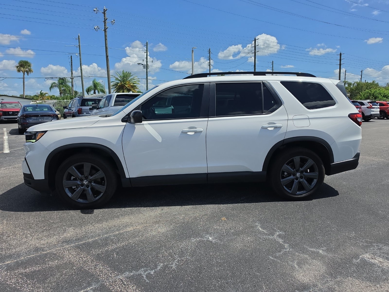 Used 2025 Honda Pilot Sport image 6