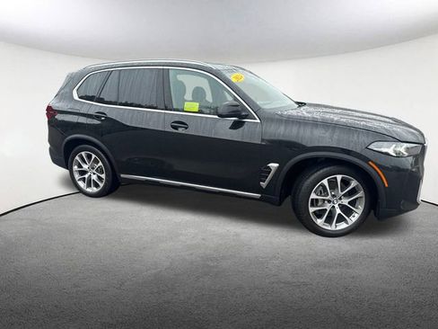 Used 2024 BMW X5 xDrive40i w/ Parking Assistance Package AWD/4WD image 14