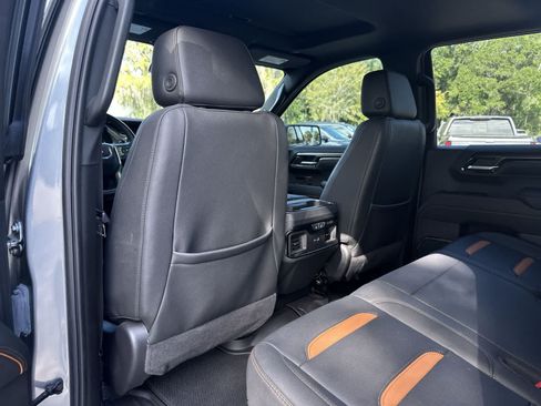 Used 2024 GMC Sierra 1500 AT4 w/ Technology Package AWD/4WD image 13