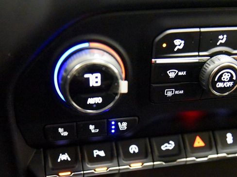 Used 2021 Chevrolet Silverado 1500 High Country w/ Technology Package image 26