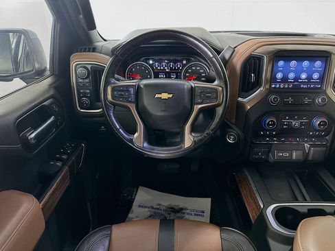Used 2022 Chevrolet Silverado 1500 High Country w/ Technology Package image 23