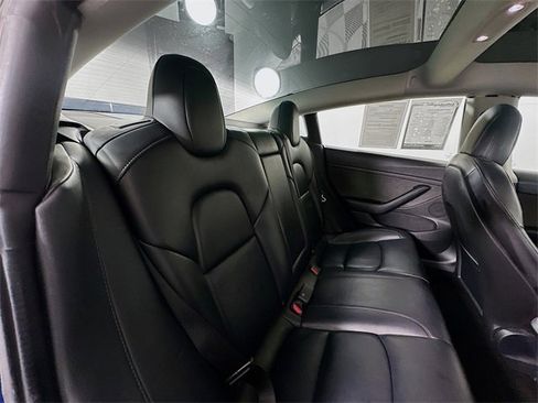 Used 2022 Tesla Model 3 image 27