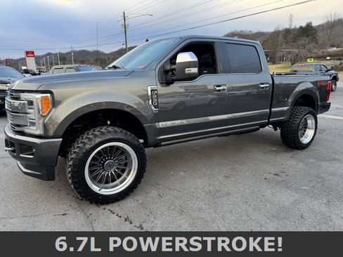 Used 2019 Ford F250 Platinum w/ Platinum Ultimate Package image 5