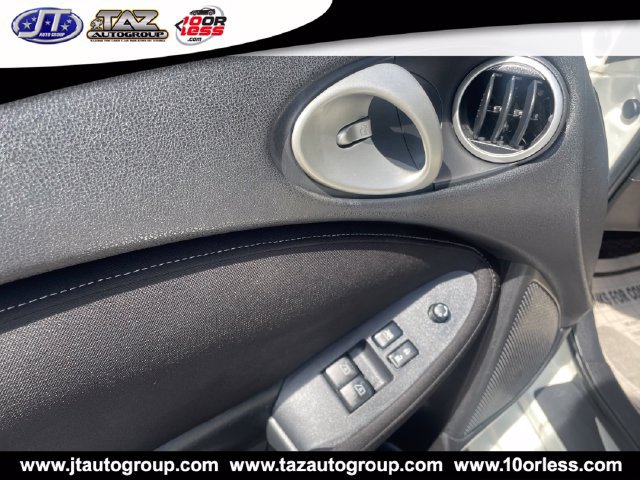 Used 2013 Nissan 370Z Roadster RWD image 10