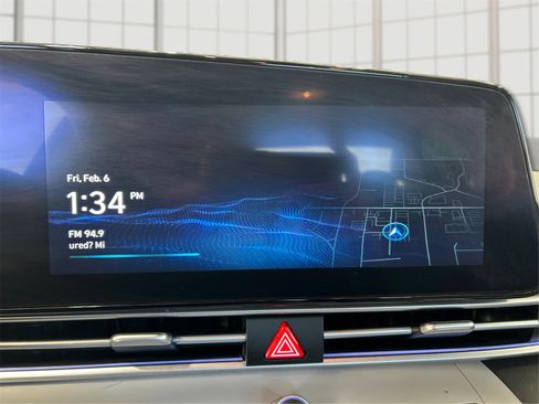 Used 2024 Hyundai Elantra Limited image 34