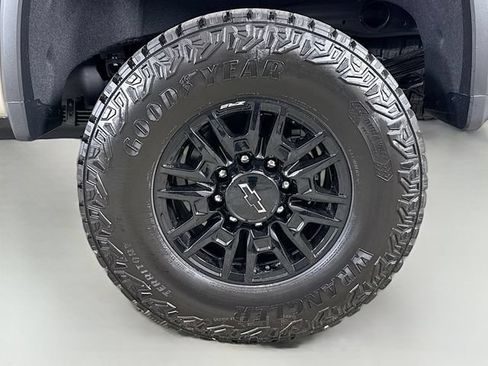 New 2026 Chevrolet Silverado 2500 ZR2 AWD/4WD image 32