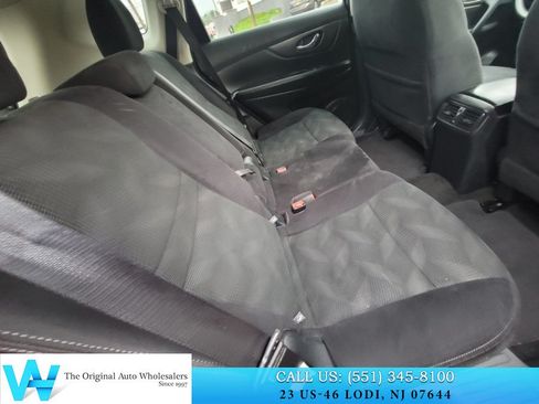 Used 2016 Nissan Rogue SV AWD/4WD image 18