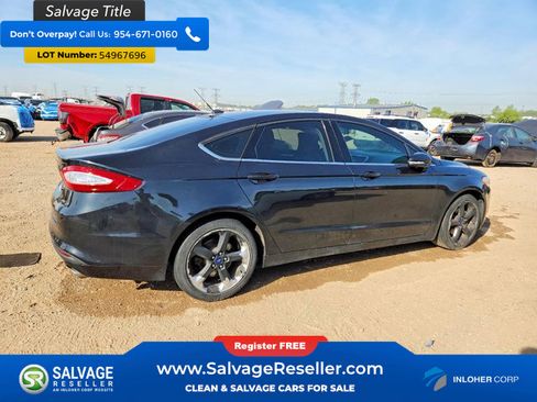 Used 2015 Ford Fusion SE FWD image 4