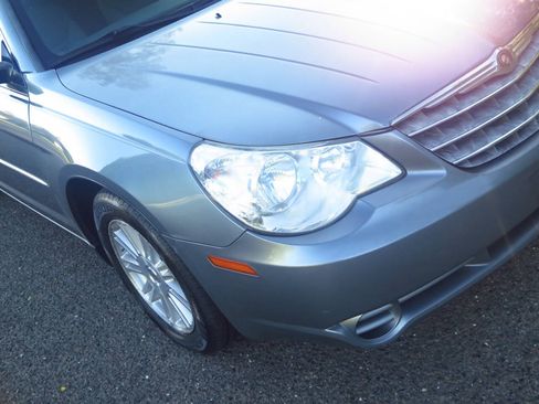 Used 2008 Chrysler Sebring Touring FWD image 28
