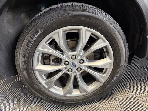 Used 2022 Ford Explorer XLT w/ Equipment Group 202A AWD/4WD image 42