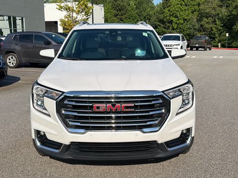 Used 2022 GMC Terrain SLT w/ Infotainment Package II AWD/4WD image 3