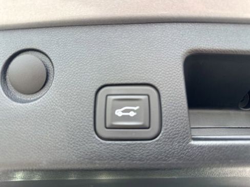 Used 2025 Chevrolet Equinox LT w/ Convenience Package II AWD/4WD image 27
