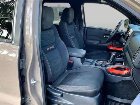 Used 2022 Nissan Frontier PRO-4X w/ Technology Package AWD/4WD image 9