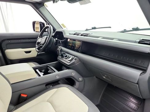 Certified 2023 Land Rover Defender 110 X-Dynamic SE image 17