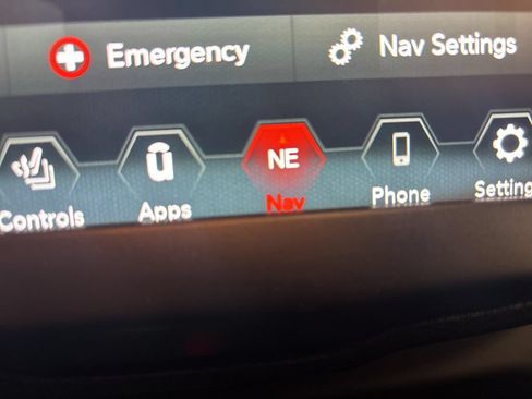 Used 2022 Jeep Renegade Latitude w/ Convenience Group AWD/4WD image 15