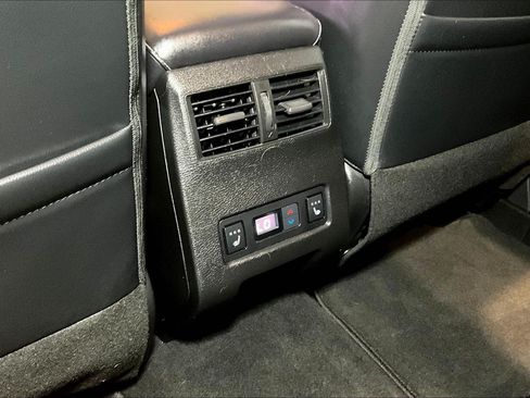 Used 2024 Mitsubishi Outlander SEL AWD/4WD image 11
