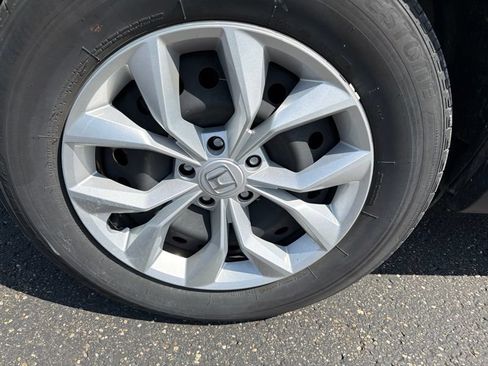 Used 2024 Honda CR-V LX image 9