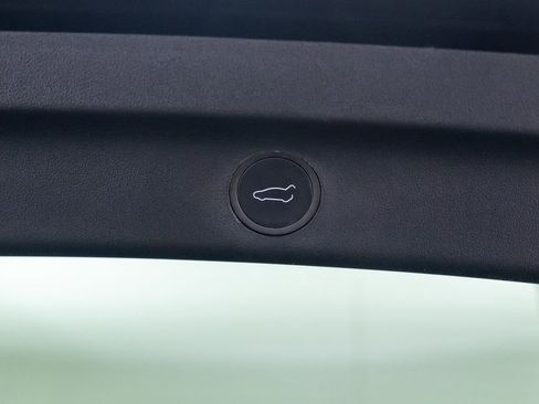 Used 2024 Tesla Model Y Long Range image 29