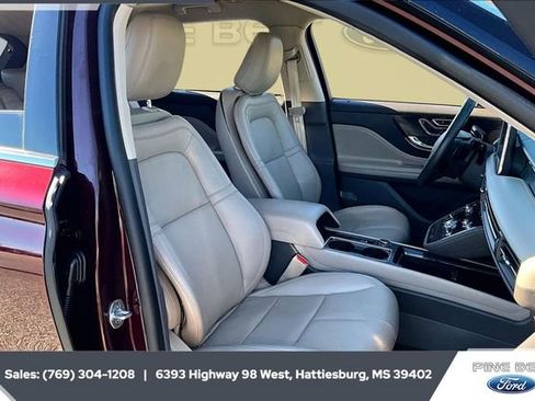 Used 2021 Lincoln Corsair FWD w/ Premium Package image 6