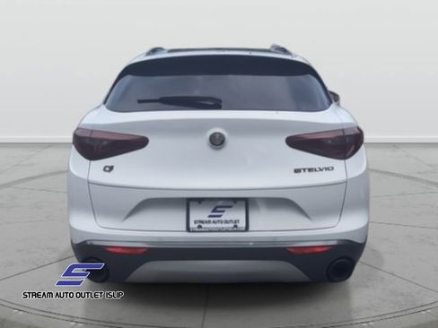 Used 2022 Alfa Romeo Stelvio Ti image 8