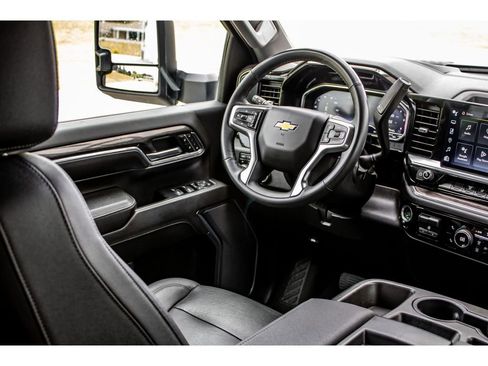 Used 2024 Chevrolet Silverado 3500 LTZ image 39