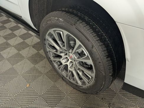 New 2026 GMC Yukon XL Denali w/ Denali Reserve Package image 14