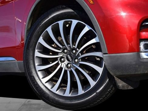 Used 2020 Lincoln Aviator Reserve w/ Elements Package Plus image 3