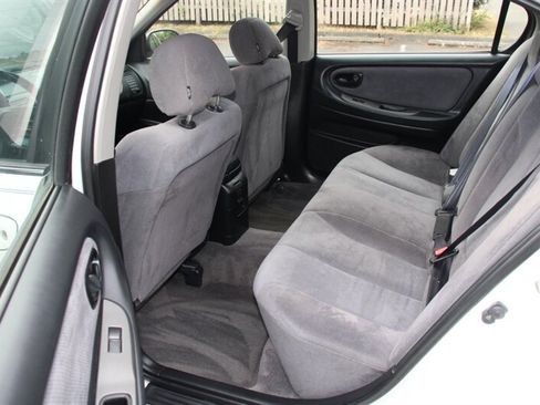 Used 2001 Nissan Maxima SE FWD image 14
