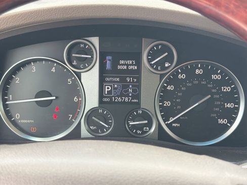 Used 2015 Lexus LX 570 4WD image 25