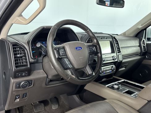 Used 2018 Ford Expedition Limited RWD image 4
