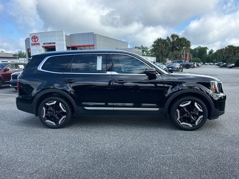 Certified 2024 Kia Telluride EX w/ EX Captain's Chair Package FWD image 2