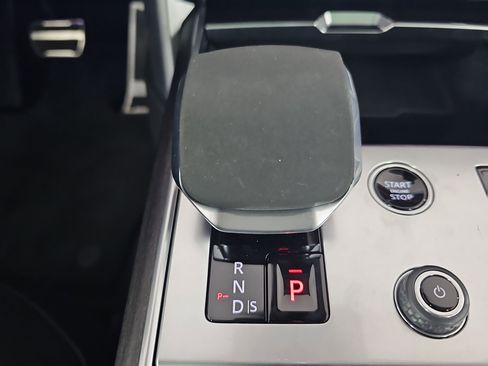 Used 2023 Land Rover Range Rover First Edition image 18