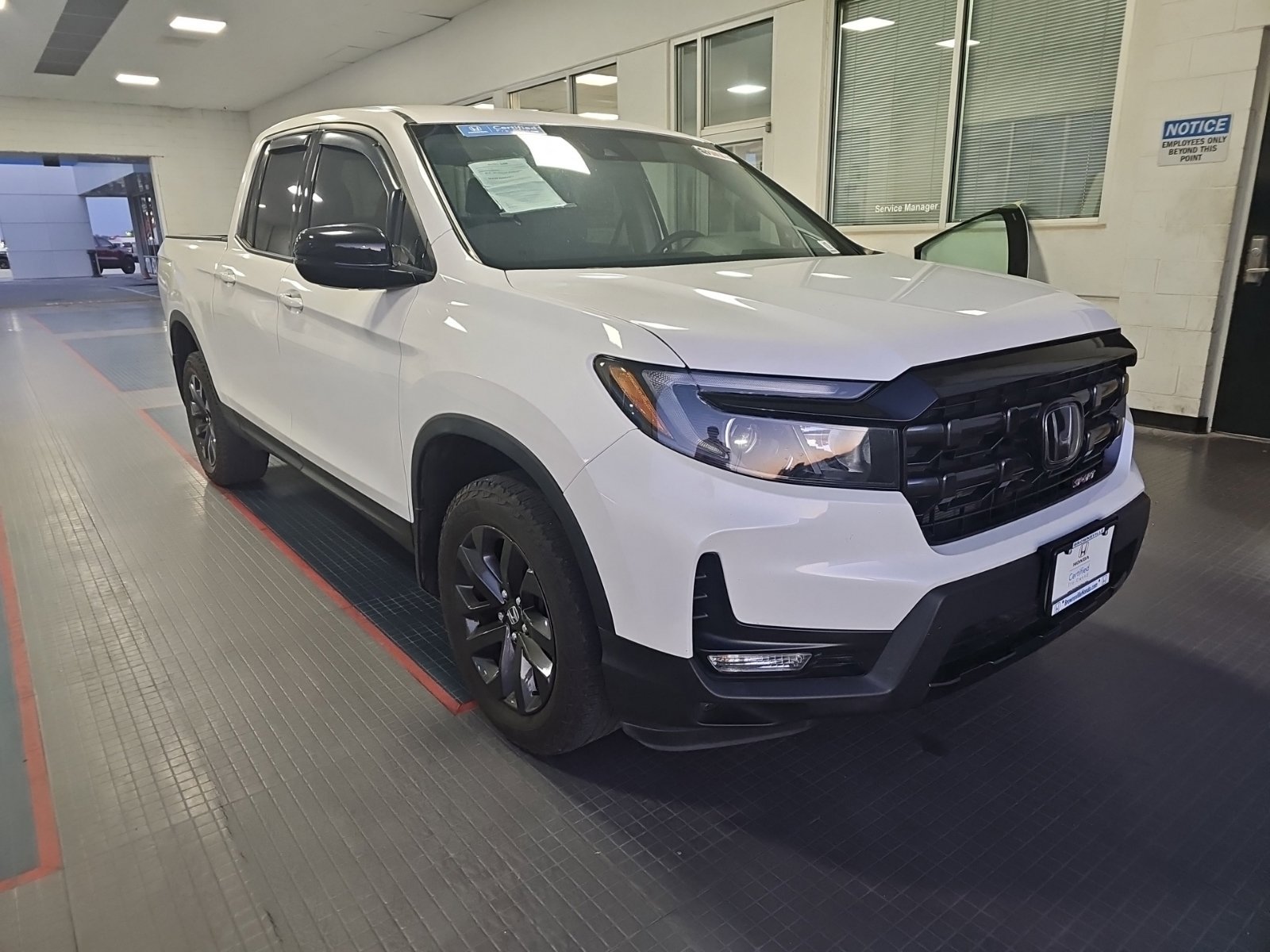Used 2024 Honda Ridgeline Sport image 2