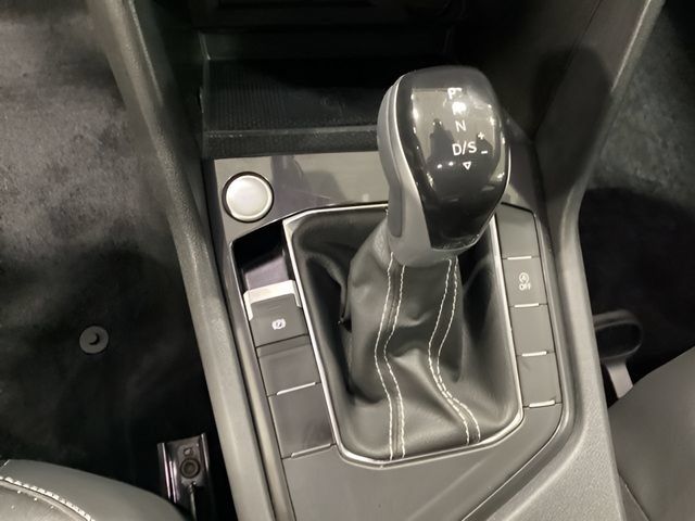 Certified 2023 Volkswagen Tiguan SE FWD image 19