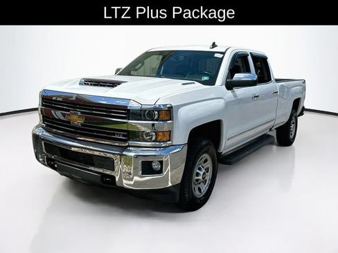 Used 2019 Chevrolet Silverado 2500 LTZ w/ Duramax Plus Package AWD/4WD image 3