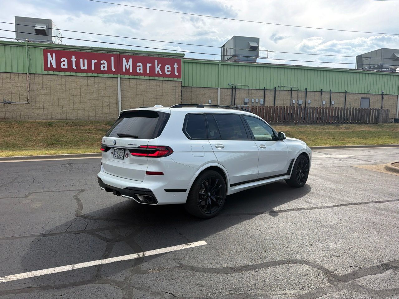 Used 2025 BMW X7 xDrive40i w/ Executive Package AWD/4WD image 3