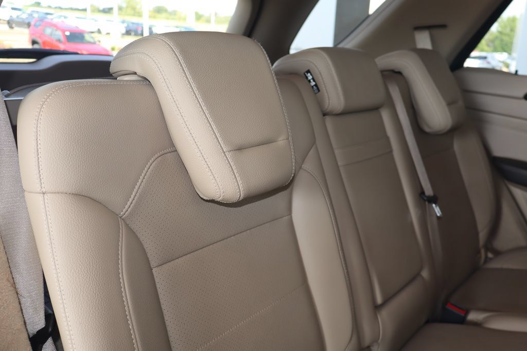 Used 2015 Mercedes-Benz ML 250 BlueTEC 4MATIC image 41