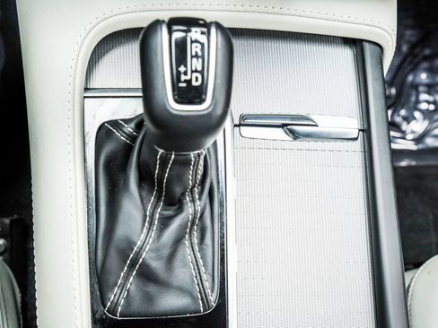 Used 2021 Volvo XC90 T6 R-Design w/ Advanced Package image 21