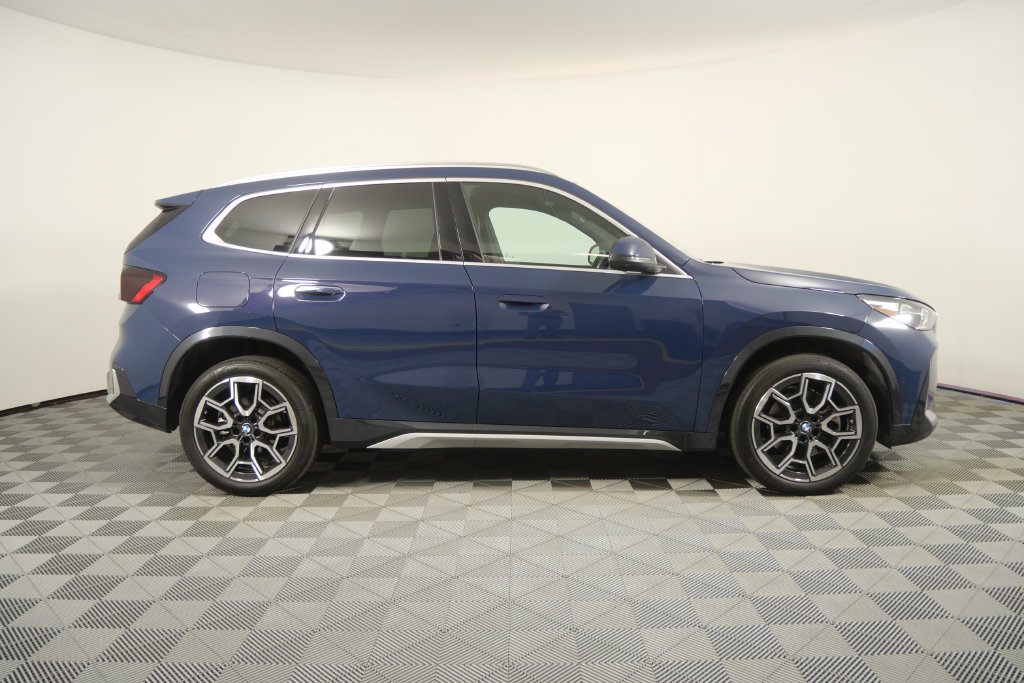 Certified 2026 BMW X1 xDrive28i AWD/4WD image 3