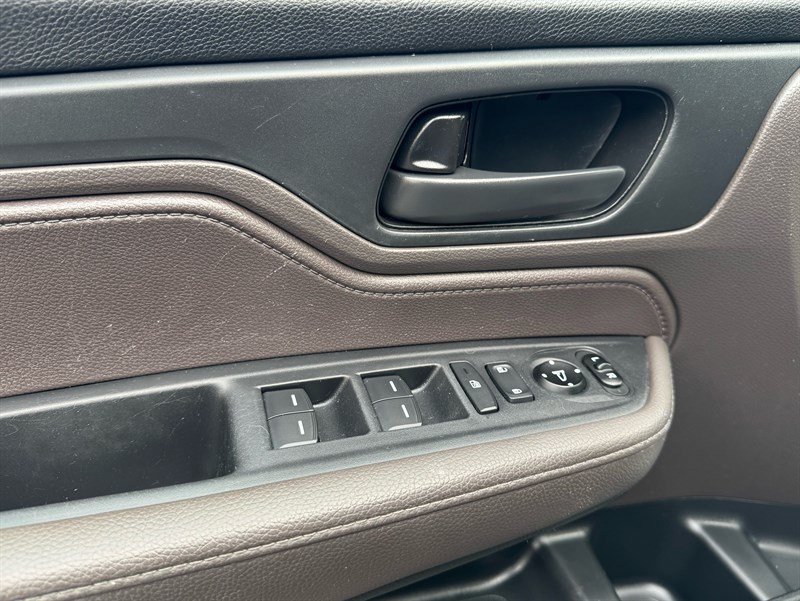 Used 2019 Honda Odyssey EX image 13