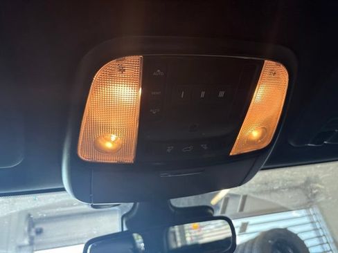 Used 2024 Dodge Durango GT RWD image 41