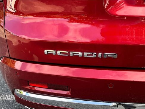 Used 2023 GMC Acadia Denali w/ Denali Ultimate Package FWD image 10