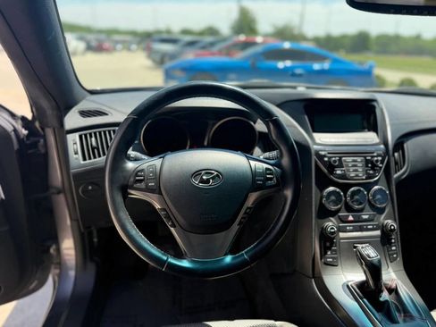 Used 2015 Hyundai Genesis 3.8 RWD image 15