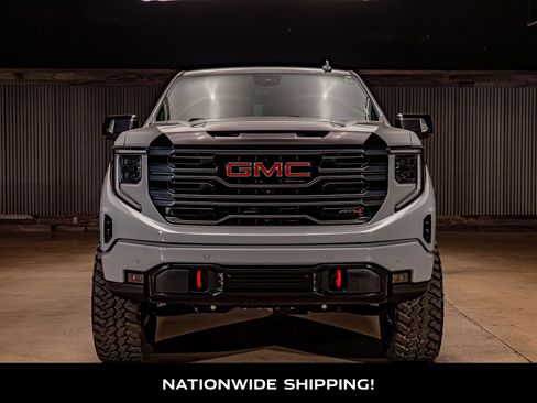 Used 2025 GMC Sierra 1500 AT4 w/ Technology Package image 4