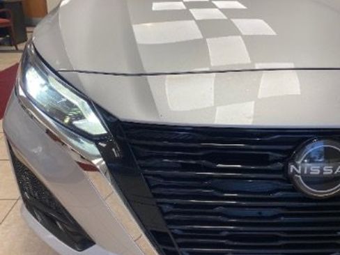 Used 2024 Nissan Altima 2.5 SV image 10