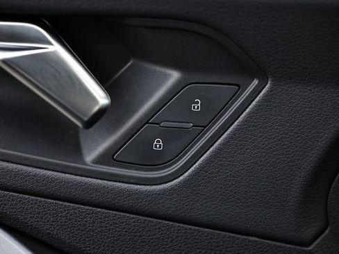 Certified 2025 Audi Q3 2.0T Premium w/ Convenience Package image 15