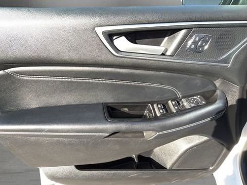 Used 2018 Ford Edge Titanium w/ Equipment Group 301A image 16