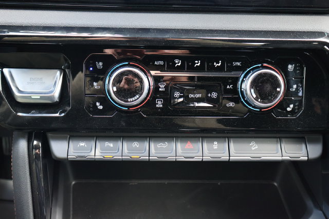 New 2026 GMC Sierra 1500 AT4 w/ AT4 Premium Package AWD/4WD image 14
