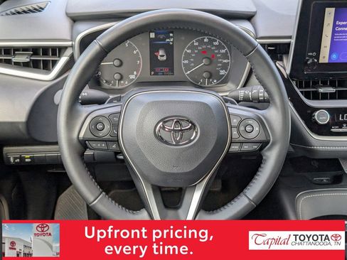 Used 2025 Toyota Corolla Hatchback w/ SE Package FWD image 12